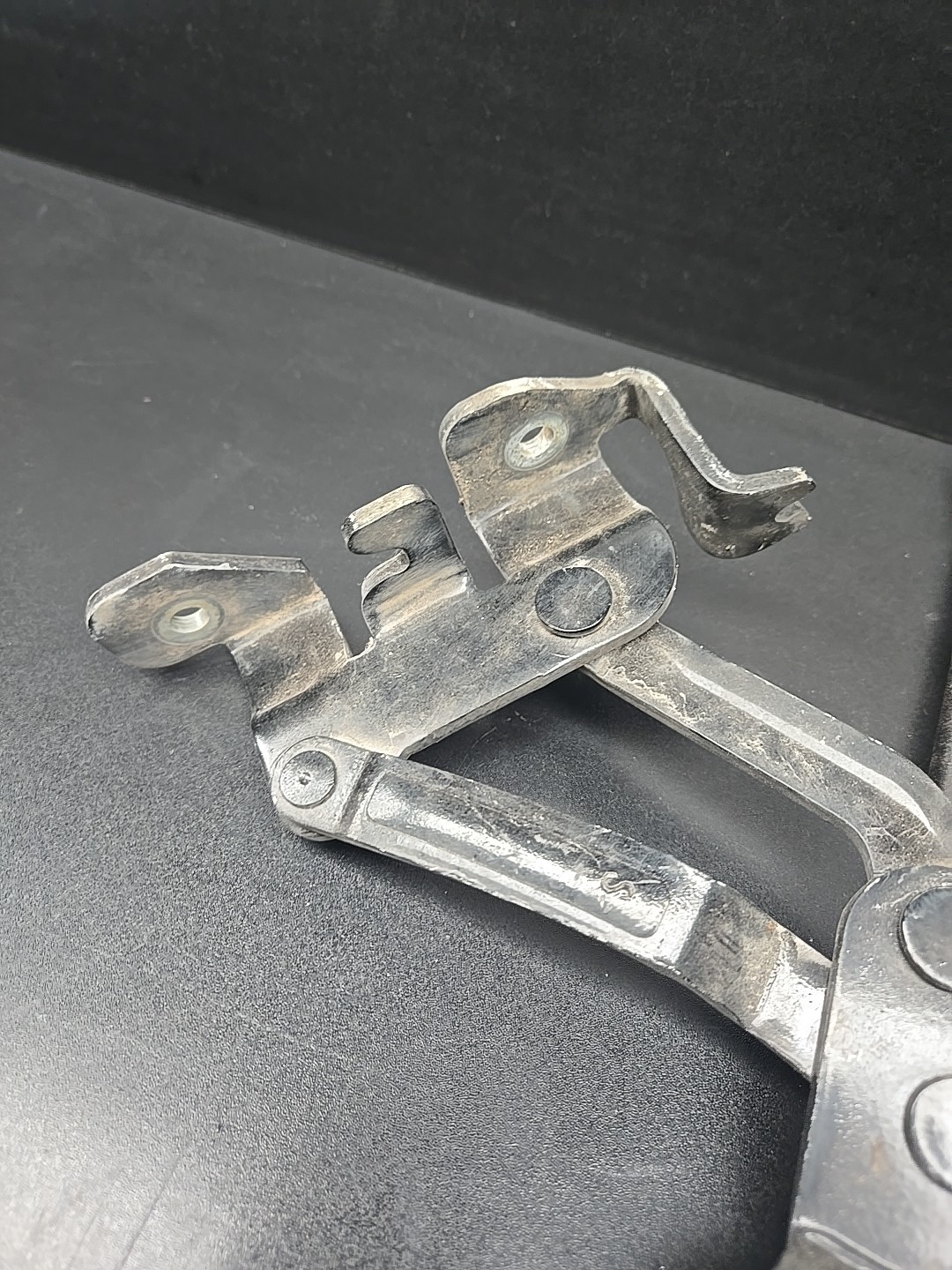 03-13 OEM Maserati Quattroporte Front Left Right Hood Hinge W/ Lift Shock