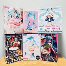     Hatsune Miku Figure Lot   6 Piece Collection NEW IN BOX     