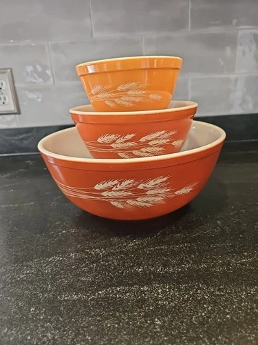 PYREX Autumn Harvest Wheat Orange Red Mixing Bowl Set Of 3  401,403,404 Vintage
