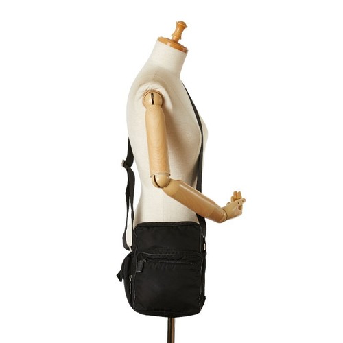 Sac bandoulière Prada en cuir haute qualité nylon noir pour femme 7,5 pouces x 9,1 pouces - Excellent état