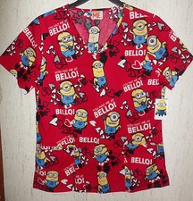 NWT WOMENS DESPICABLE ME "YOU HAD ME AT BELLO " NOVELTY PRINT SCRUBS TOP SIZE M