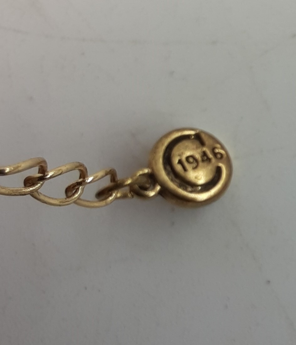 C 1946 Necklace Iridescent Gold/Green Platelets 22 inch Costume