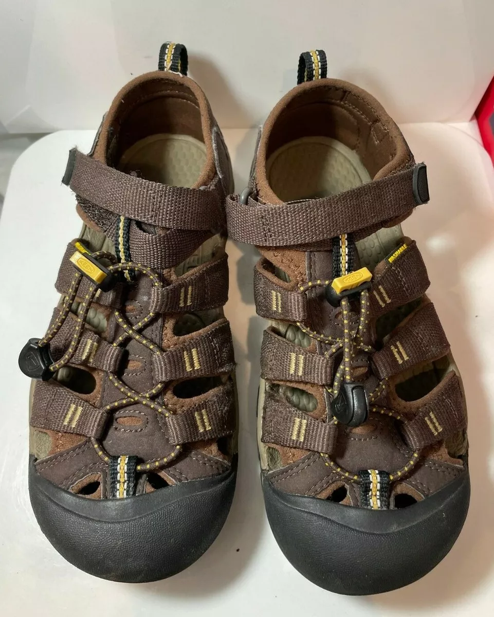 KEEN Youth size US4 EU 36 Brown Canvas Leather Waterproof Newport