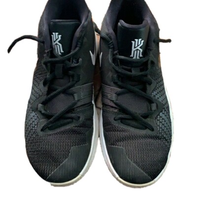 Nike Kyrie Flytrap GS Basketball Kids Youth Shoes Black White 2.5Y Great cond.