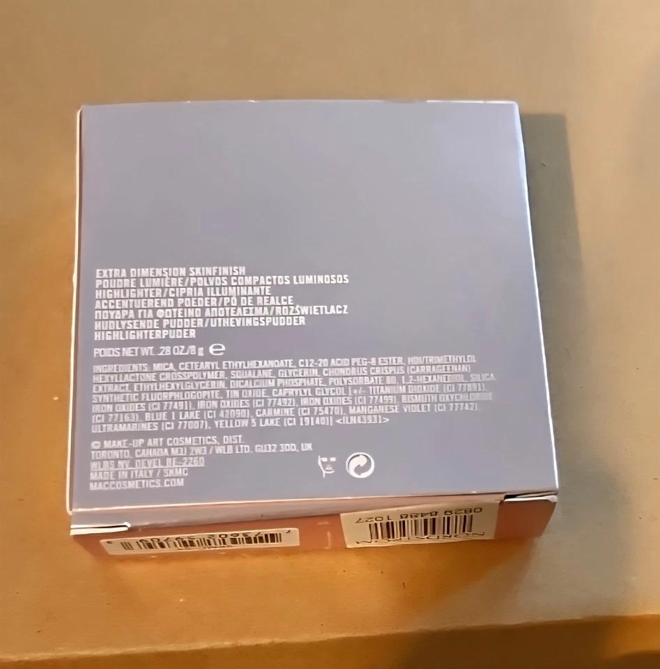 MAC Let It Glow Limited Edition Holiday Highlighter New In Box - Image 4 of 4