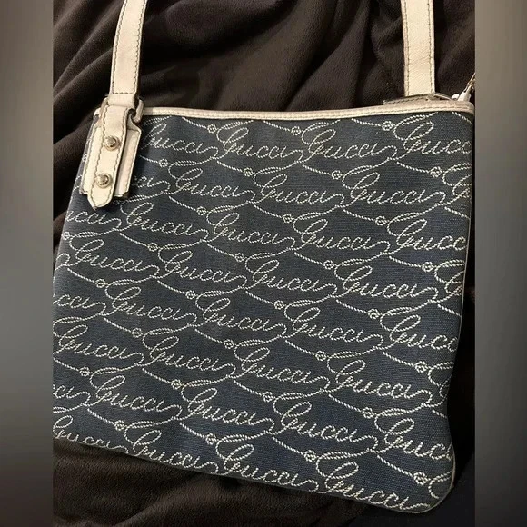 Vintage Gucci Crossbody Bag – Denim, Medium Size, Gold Zip, Monogram Scribe - Image 2 of 4