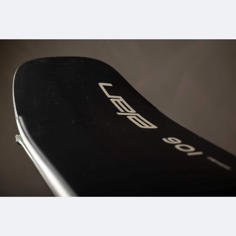 Esquís Elan Ripstick 106 Black Edition 2023 - ADAHPB21 Foto 2 de 4