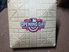 DAVID ORTIZ FINAL OPENING DAY HOME RUN GAME USED BASED/ Cleveland Indians/ B SOX