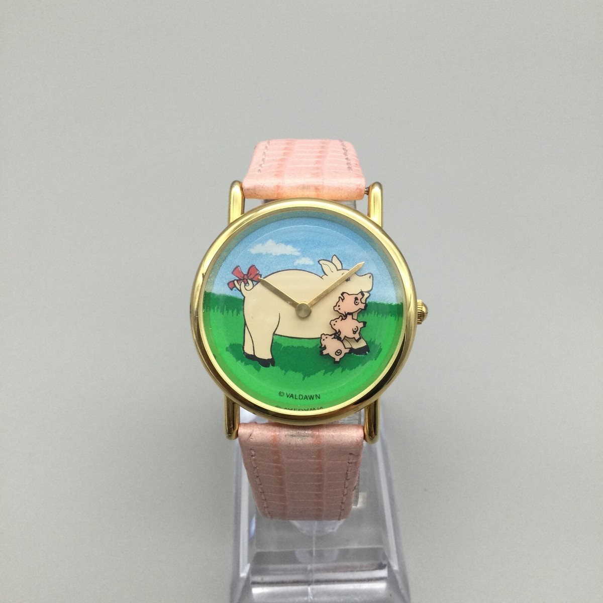 Valdawn Pig Watch Women 33mm Gold Tone Black Leather Band  display picture 3