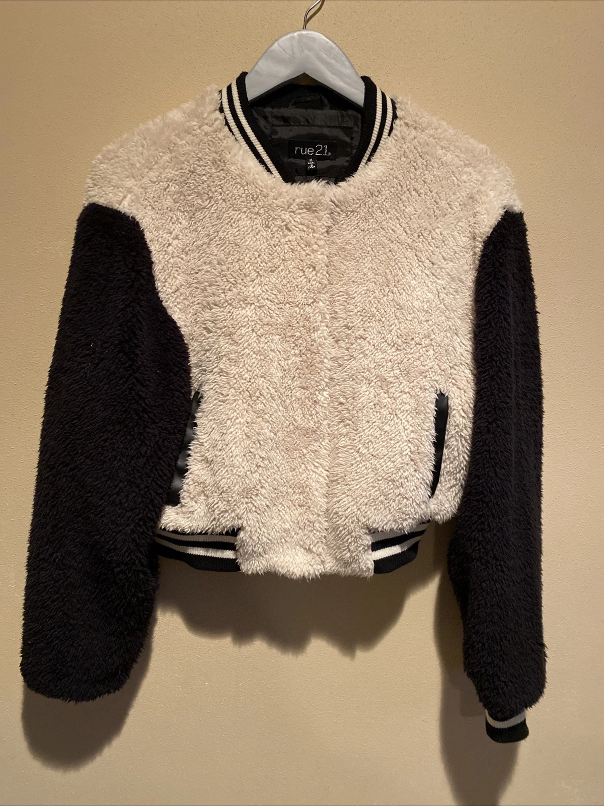 OFF WHITE Giacca Bomber Stile Pelliccia Finta Rue 21 Colore Crema Bianco Off Medio