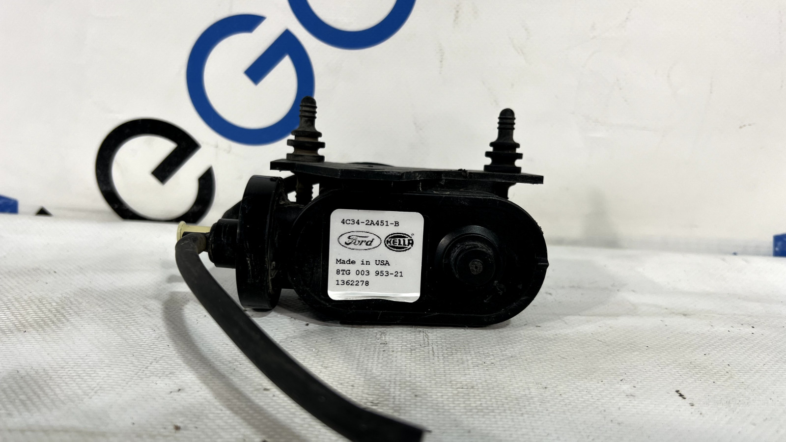 ASTON MARTIN V8 VANTAGE 2011 Engine Vacuum Air Pump OEM 8TG 003 953-21
