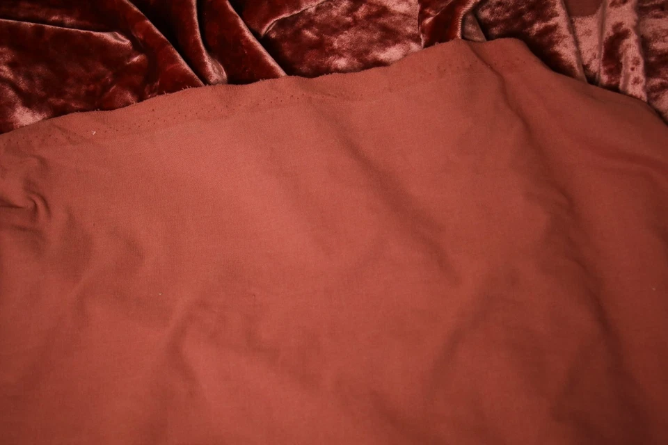 George Smith - Terciopelo Mohair de Diseñador - 69.5" x 58" - 2 yardas - Rosa Rosa / Rojo Foto 4 de 4