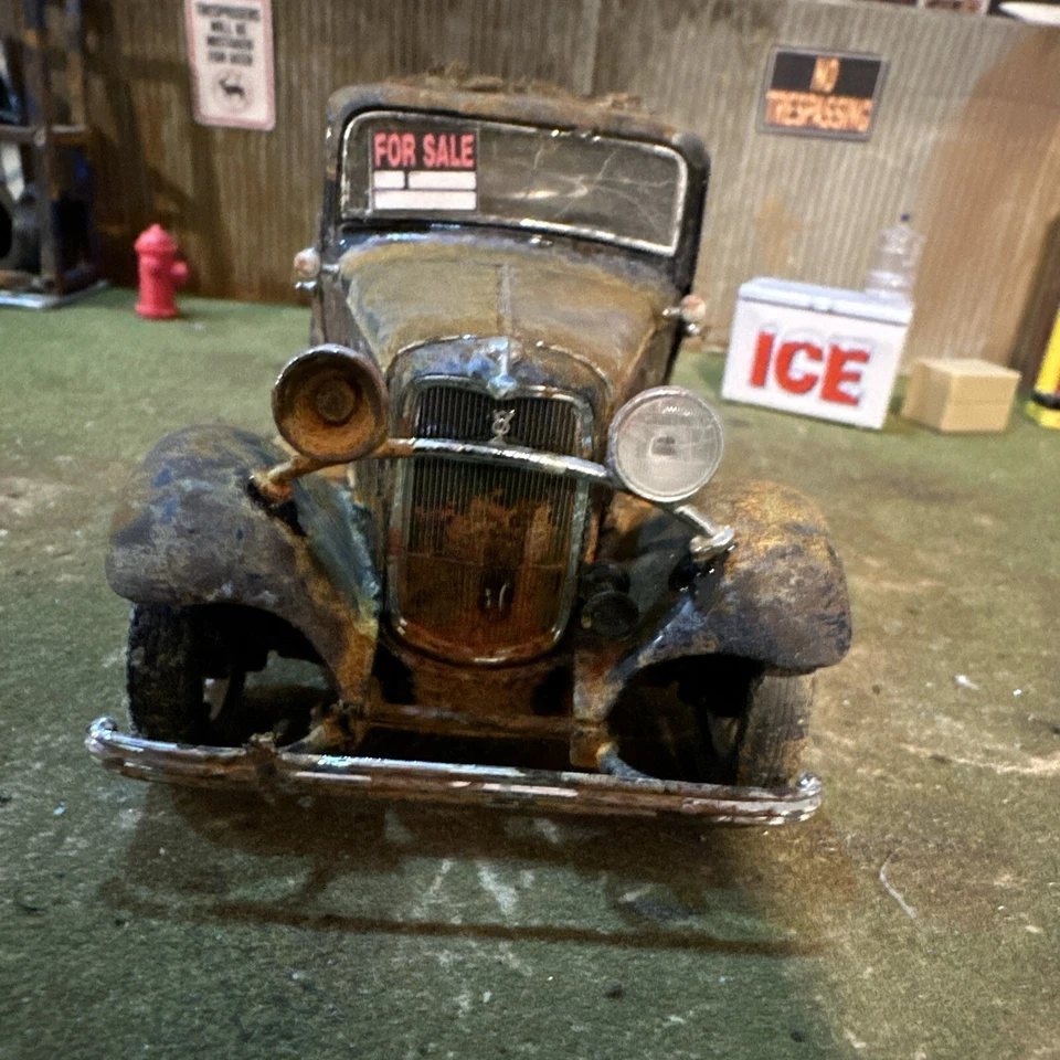 1932 Ford Deuce Coupe’- Barn Find Cars - 1:24 DIECAST - Franklin Mint Weathered - Image 3 of 4