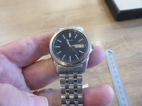 SEIKO VINTAGE QUARTZ GENTS  WRISTWATCH