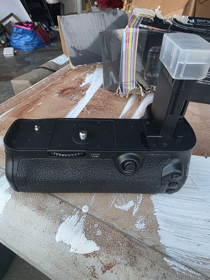 威达豪华动力电池手柄 VIV-PG-5DMIV 适用于佳能 EOS 5D Mark IV — 第 2/4 张图片