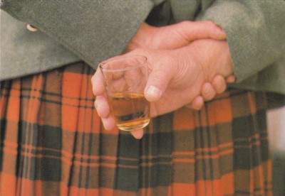 ''A Wee Dram'', Schottland ~ gebraucht ~ verschickt ~ Postdatum auf Karte 2001