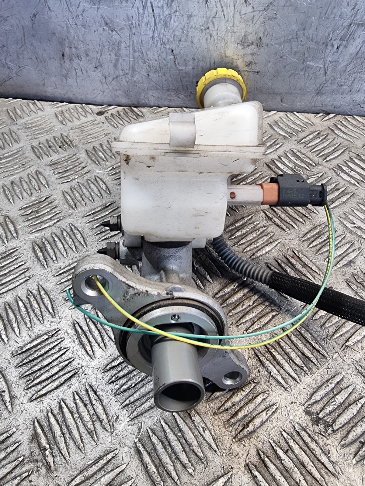 PEUGEOT 208 BRAKE MASTER CYLINDER 1.2L MANUAL PETROL HATCHBACK 2018