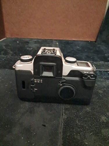 Canon EOS 50 - Picture 2 of 8