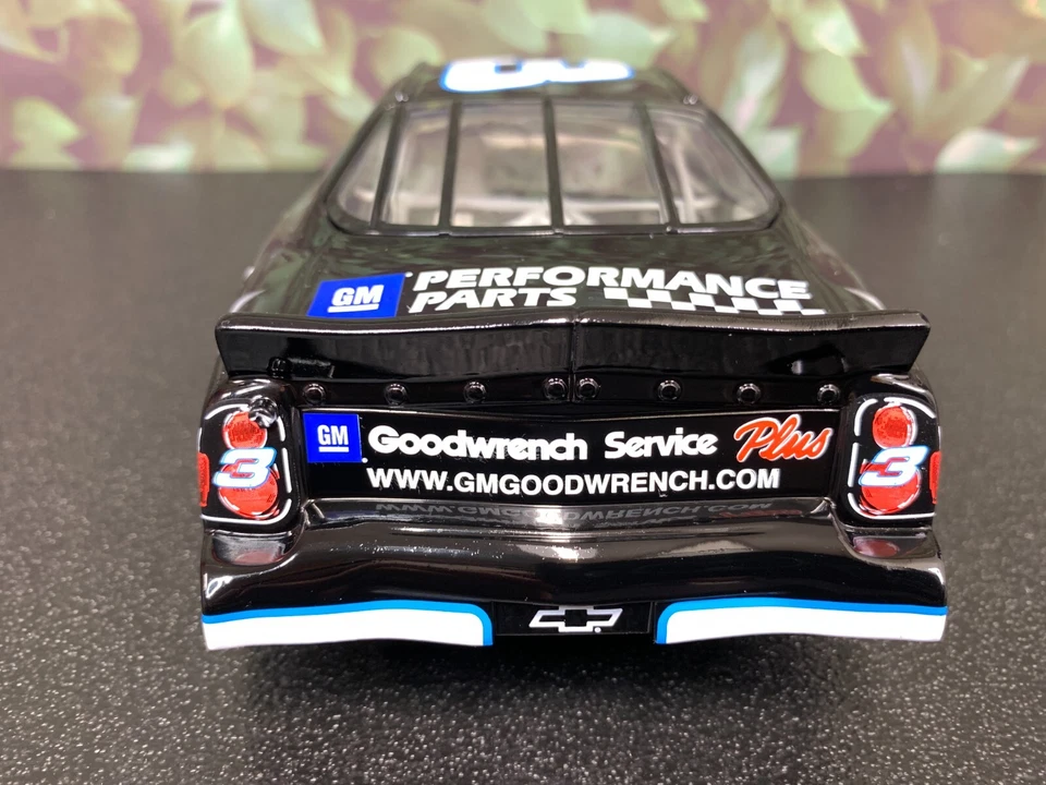 WINNER'S CIRCLE DALE EARNHARDT #3 GOODWRENCH/OREO 2002 MONTE CARLO 1:18 - Image 4 of 4