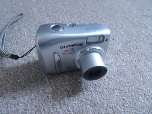 Appareil Photo Numérique Vintage Olympus C-370 Zoom – Argenté (Occasion)