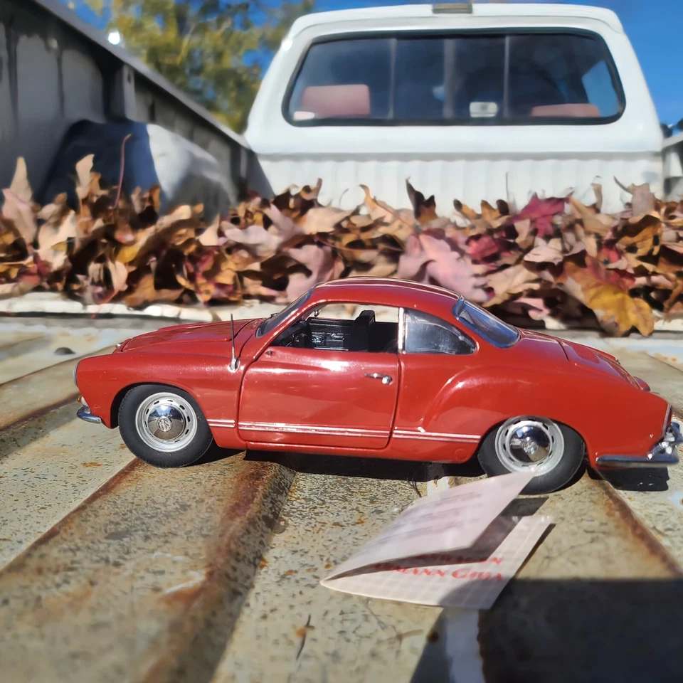 1/24 比例老式/复古 1967 年大众卡曼·盖亚·弗兰克林完好红色压铸汽车 — 第 3/4 张图片