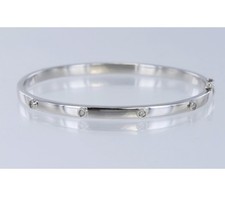 9ct White Gold 8 x Diamond Set Hinged Bangle Bracelet 6g – 375 Hallmarked