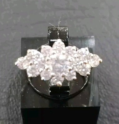 Wunderschöner Cluster Ring 9 kt Gelbgold mit simulierten Diamanten Größe M1/2