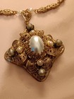 VINTAGE WEST.GERMANY GOLD TONE FILIGREE FAUX PEARL CAB PENDANT CHAIN NECKLACE — photo 2