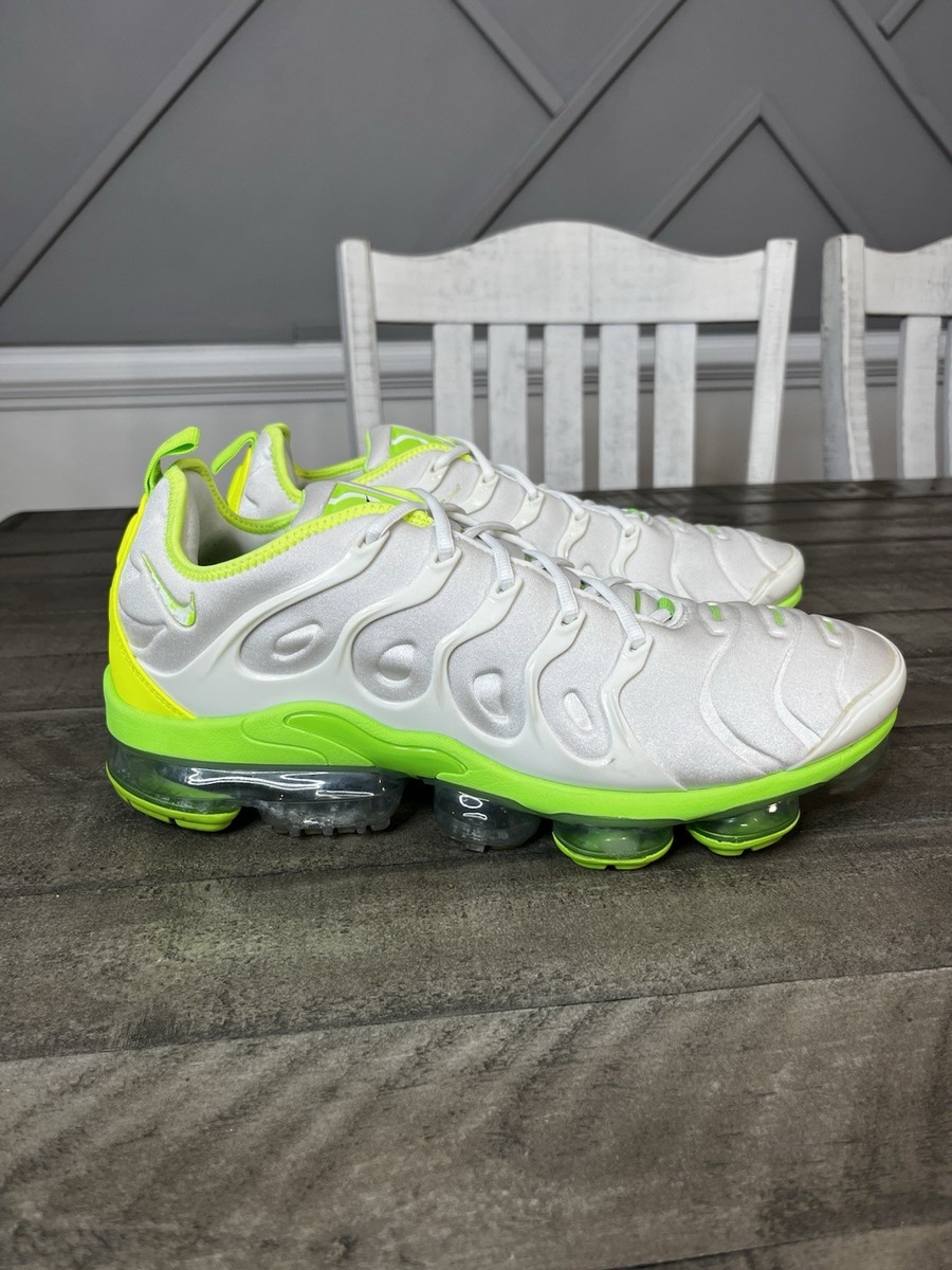 Vapor Max Plus White Nike Trainers With Bubble Nike Air Vapormax