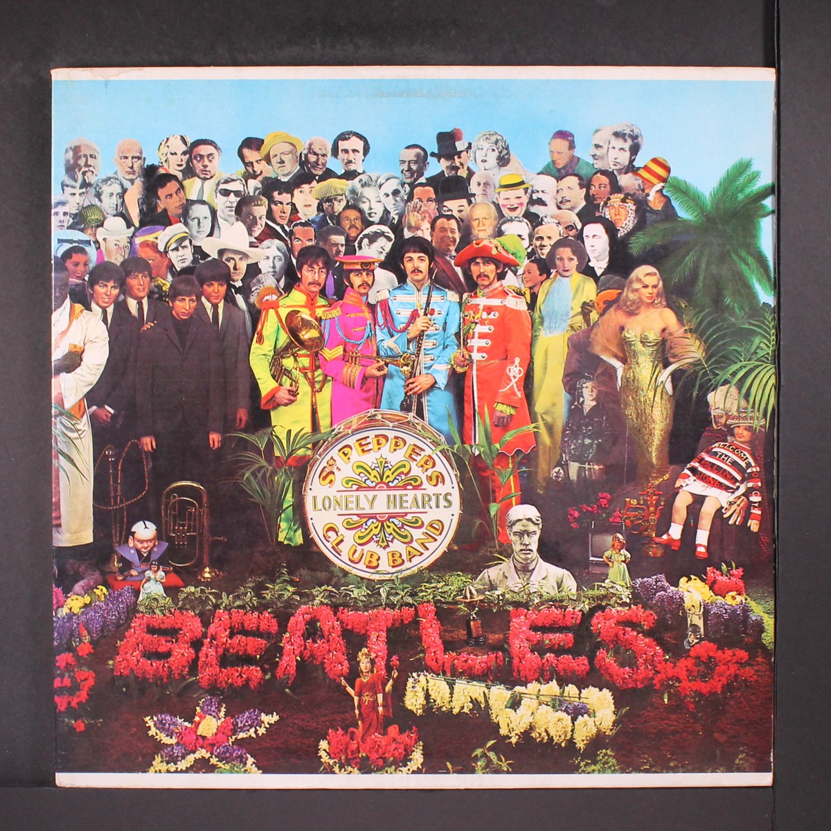 BEATLES: sgt. pepper's lonely hearts club band CAPITOL 12