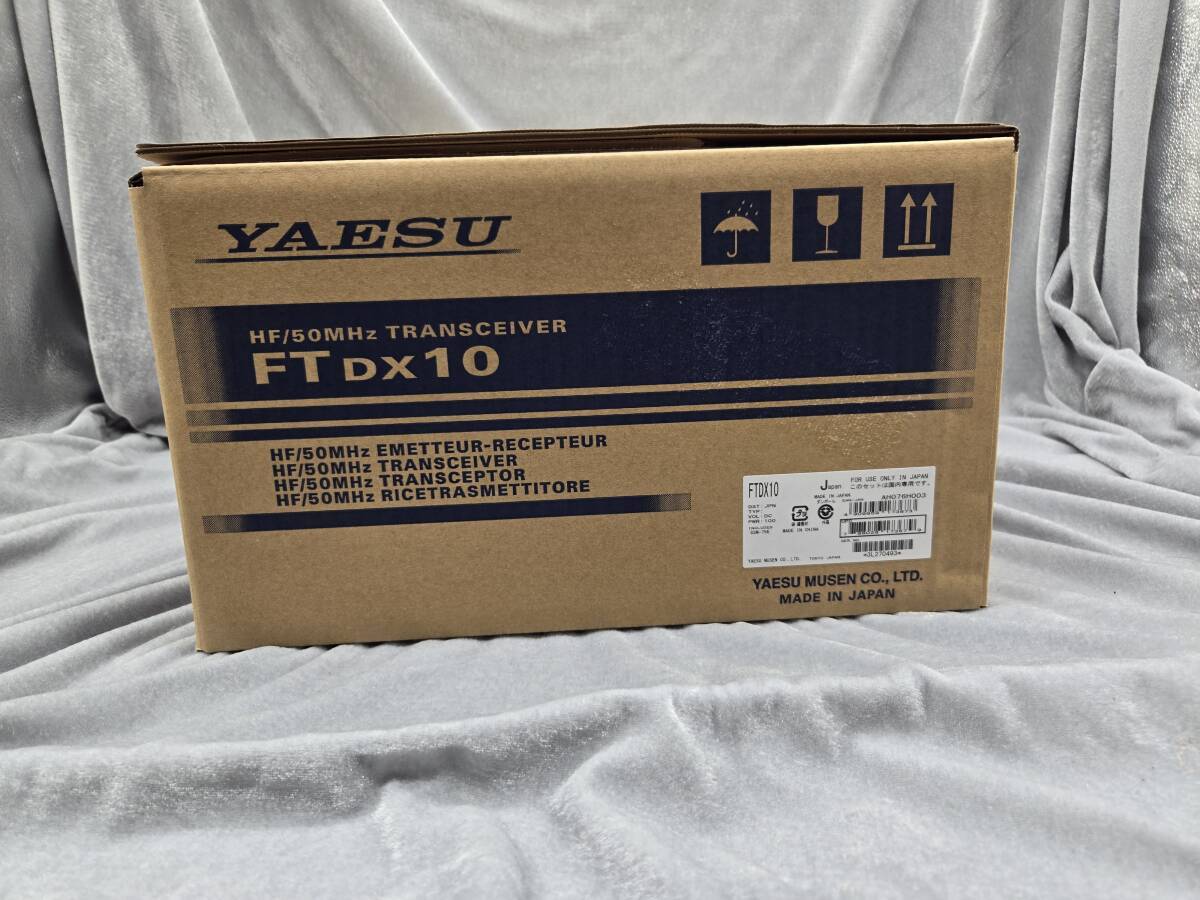Yaesu FTDX10 100W Monitoring Equipment 100V JP w/NTI-200 Step-Up