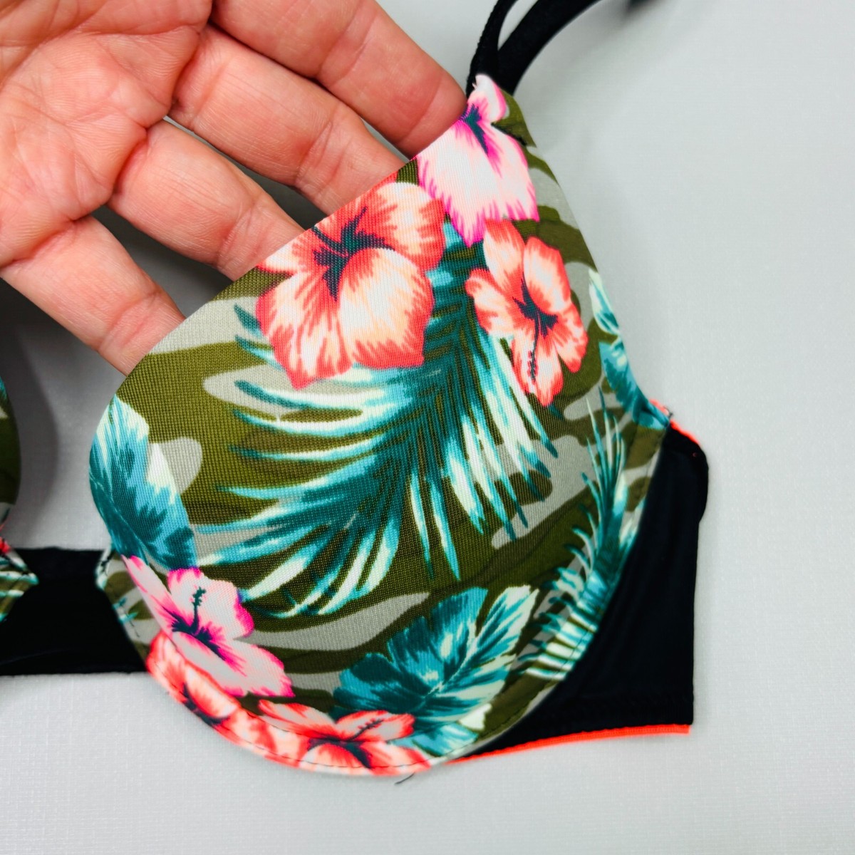 Victoria Secret Push Up Bra 32A Plunge Floral Nylon Underwire