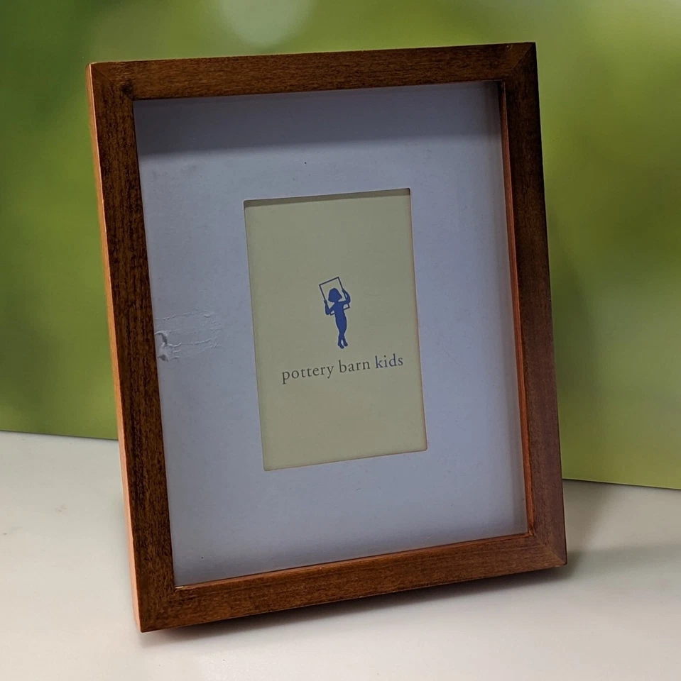 Moldura de madeira Pottery Barn Kids galeria 9x11 com tapete | Quadro de exibição de fotos - Imagem 3 de 4