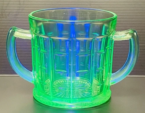 Hazel-Atlas Green Vaseline Vintage Uranium Glass Sugar Bowl 3 3/4"" Tall.