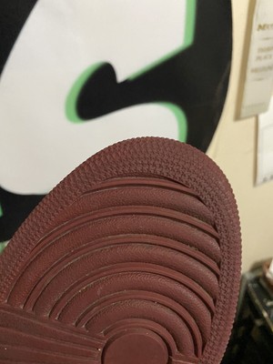 nike air jordan 1 retro mid reverse banned