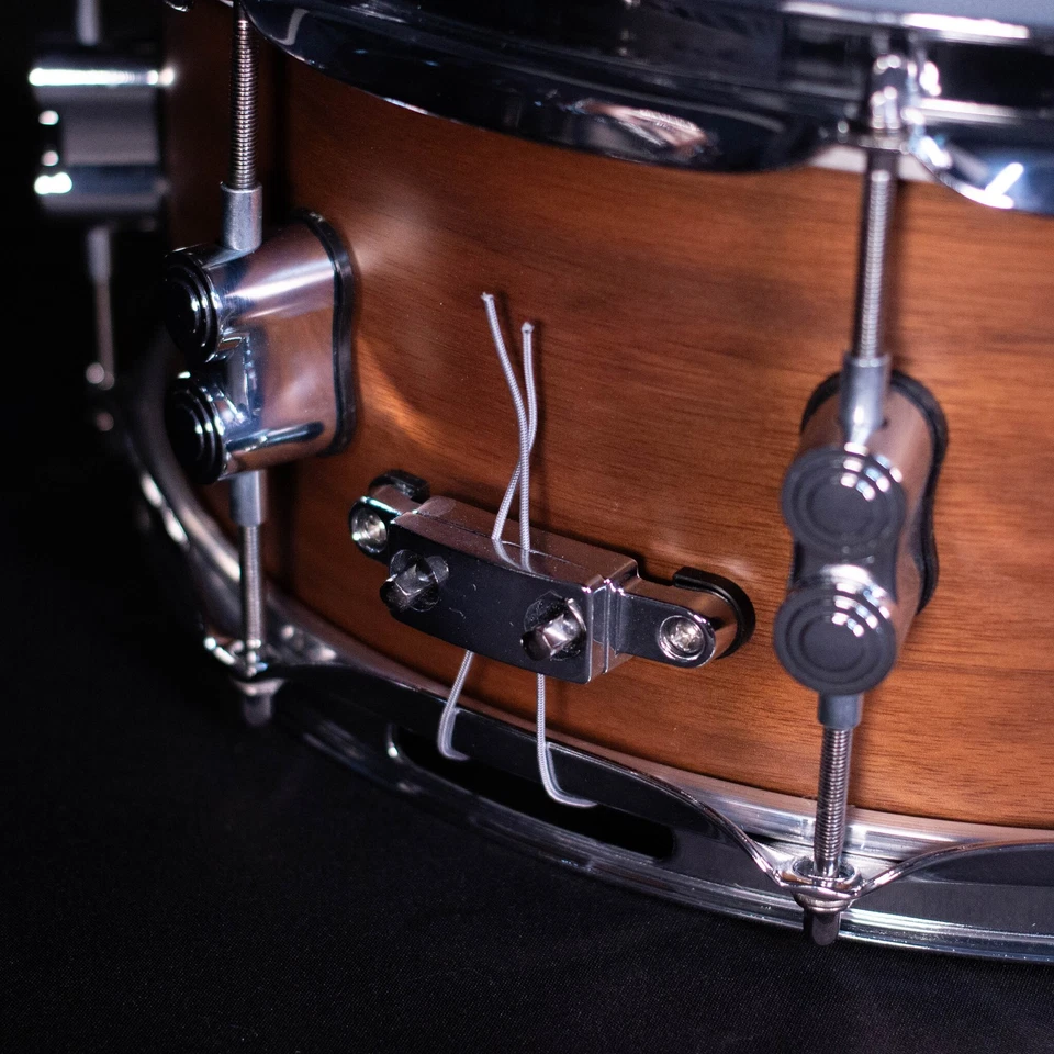 Tambor híbrido PDP 14" x 5,5" LTD 20 capas de arce/nogal, satinado natural Foto 3 de 3