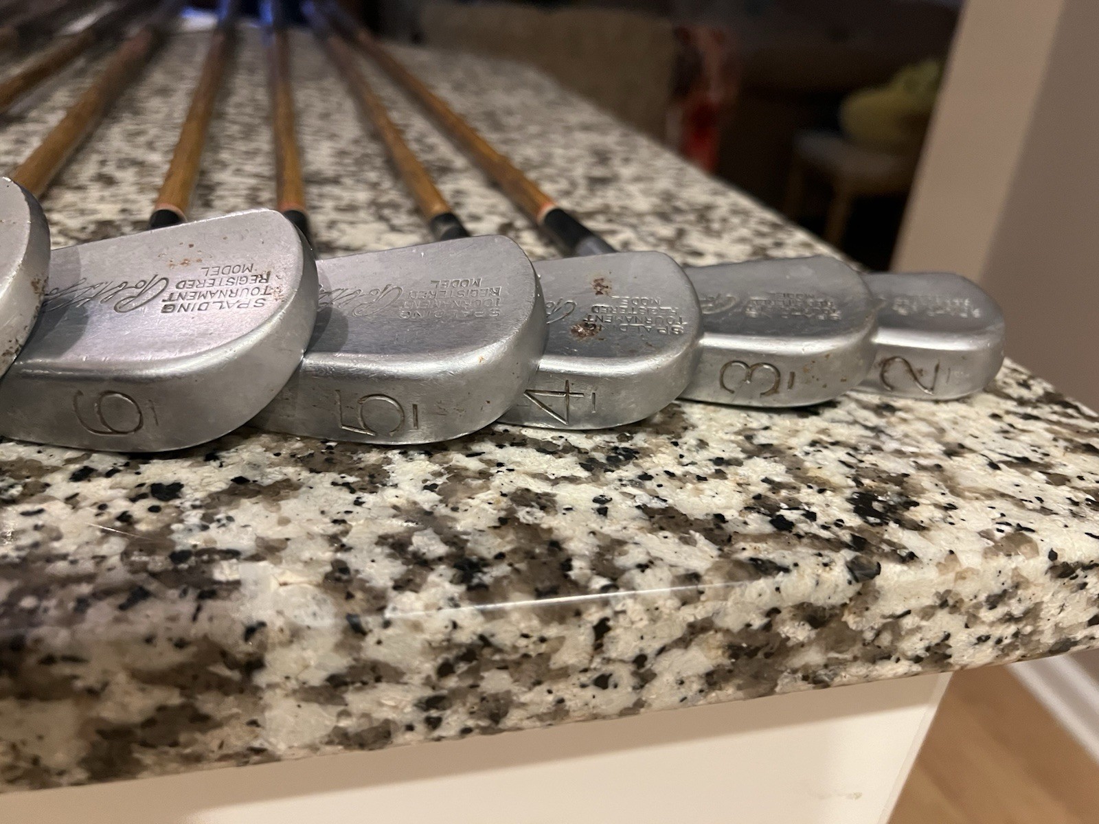 как выглядит Vintage Spalding Robert T Jones Jr Registered Tournament Model Irons 2-9 RH Set фото
