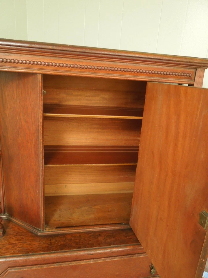 Antiguo armario/armario de roble chino con cajón, 3 estantes y puerta con cerradura con llave Foto 2 de 4