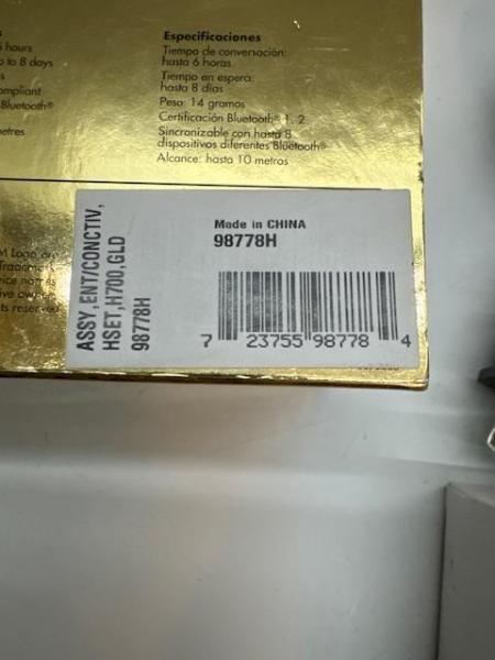 Rare Motorola H700 Bluetooth Headset Dolce & Gabbana Edition Rare Motorola H700 Bluetooth Headset Dolce & Gabbana Edition