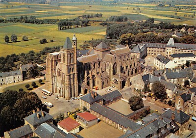 CPM - DOL-DE-BRETAGNE - Saint-Sam Son Cathedral