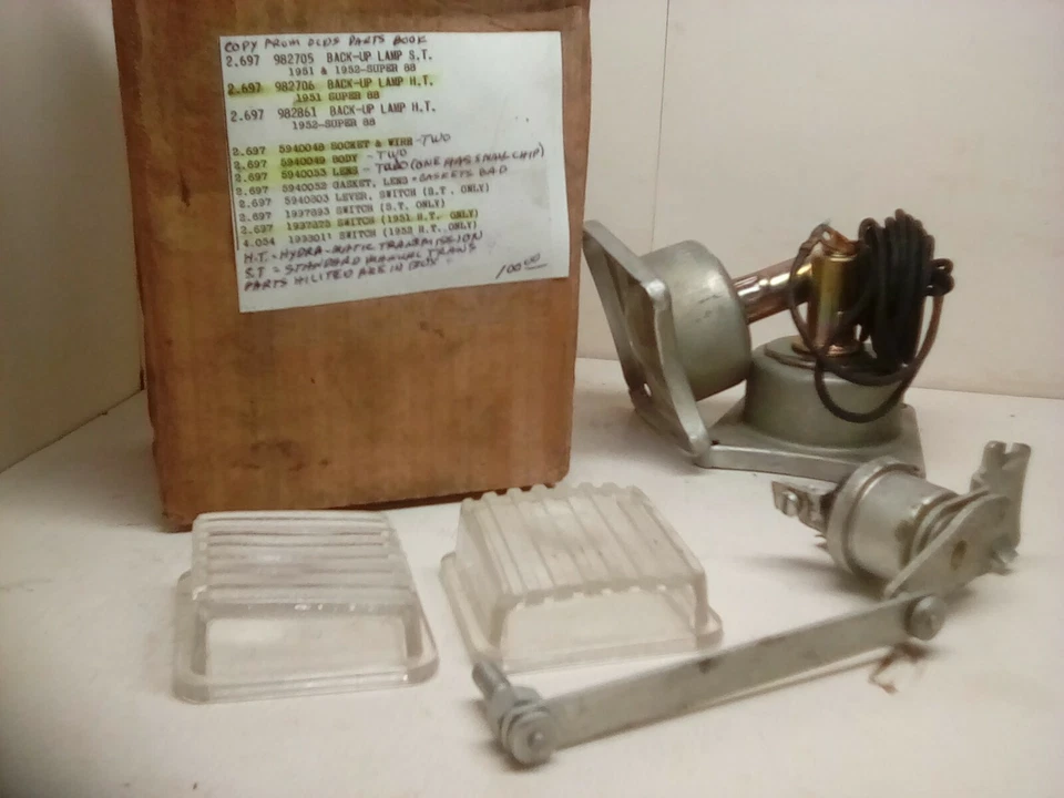 Oldsmobile Super "88" Deluxe 1951 con accesorio hidromático lámpara de respaldo 982706 Foto 2 de 3