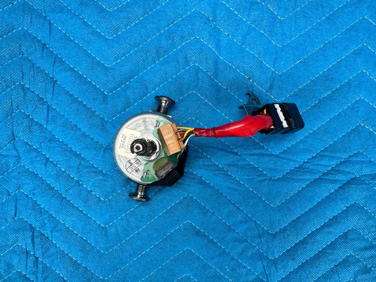 Toyota Land Cruiser LX470 Steering Column Power Tilt Motor 89231