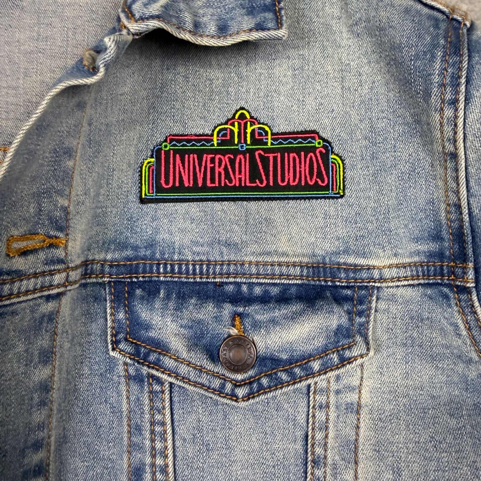 Universal Studios Denim Jacket 30th Anniversary N… - image 4