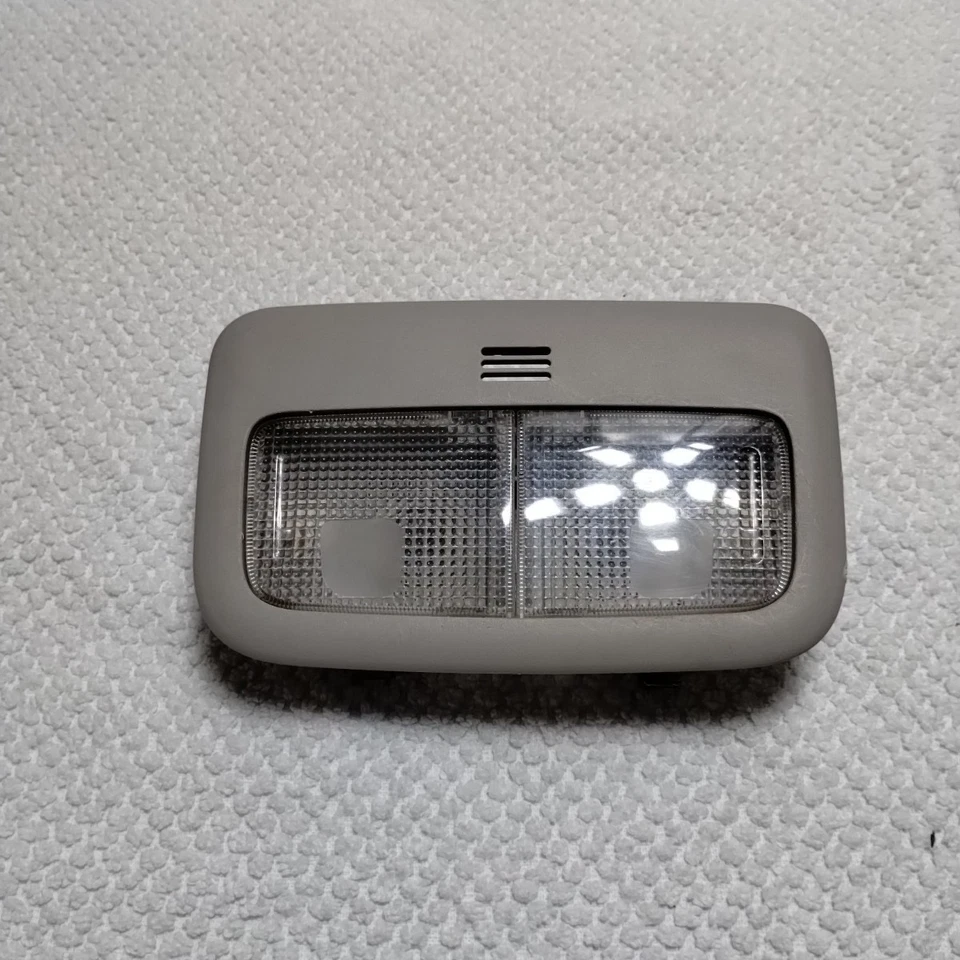 Luz domo mapa superior delantera gris Toyota Corolla/Matrix/Yaris & Scion xB xD (A) Foto 2 de 4