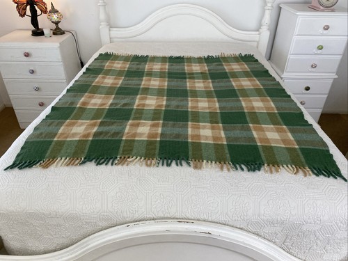 Vintage Pure Wool Throw Picnic Travel Blanket Green Check 145 cm x 130 cm Shrunk - Picture 2 of 16