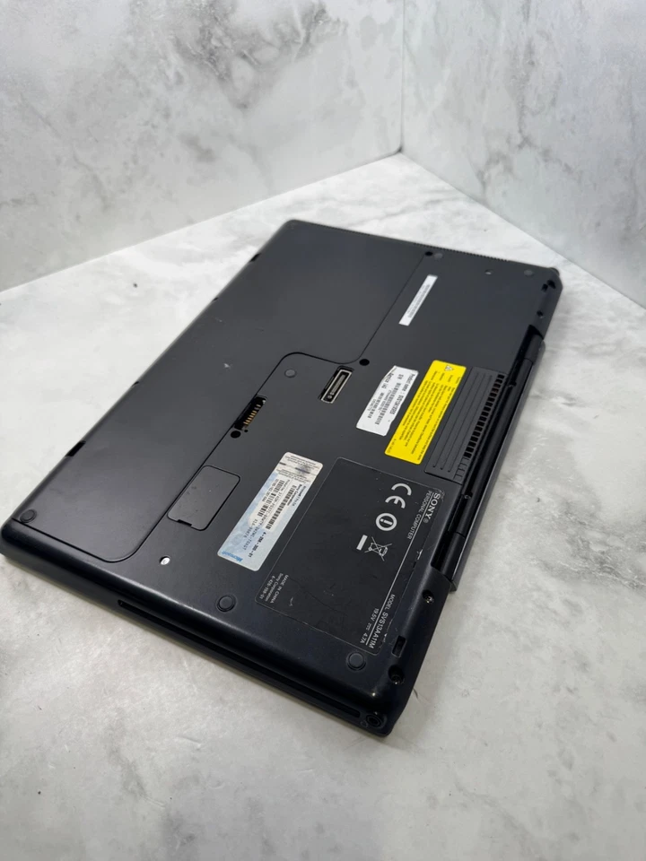 Sony Vaio 14" Intel Core i7 GeForce SCHERMO STACCATO Win7 per parti/riparare - Image 4 of 4