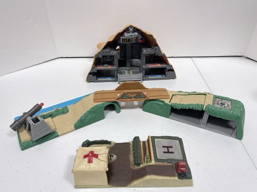 Lotto set Micro Machines Battle Zone Hospital, Black Tiger Delta e Secret Summit - Foto 2 di 8