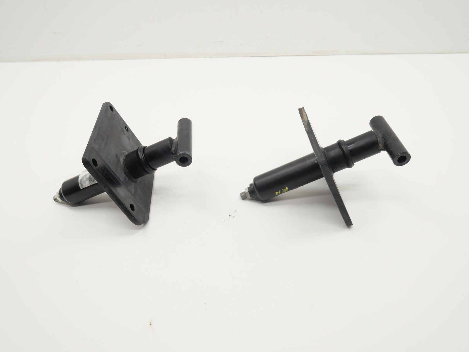 2005 Bentley Continental GT Rear Bumper Reinforcement Bracket Mount Set 59k OEM