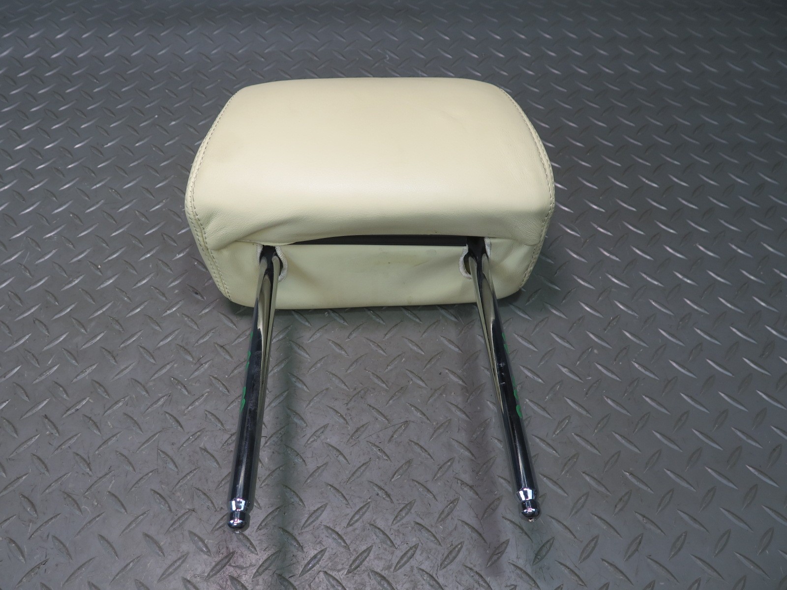 2006-2012 BENTLEY FLYING SPUR FRONT LEFT & RIGHT SIDE SEAT HEADREST BEIGE SET