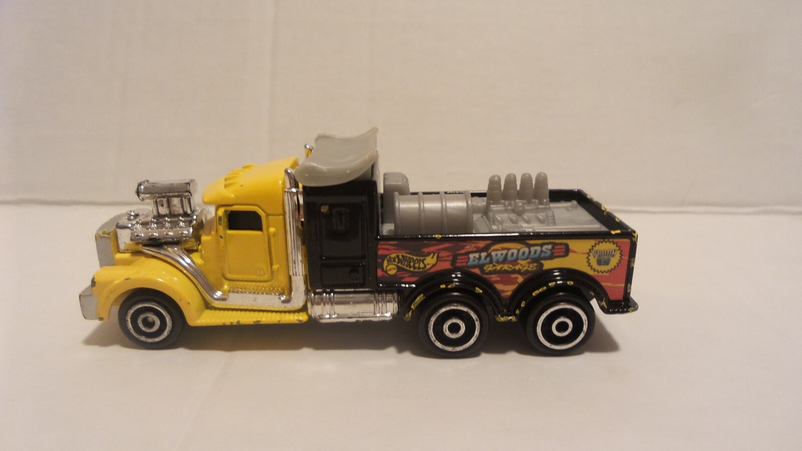 HOT WHEELS ELWOODS GARAGE DRAGSTER COLLECTIBLE TRUCK DIE CAST eBay